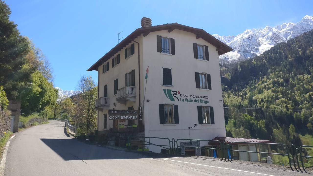 Hôtel La Valle Del Drago à Piazza Brembana Extérieur photo